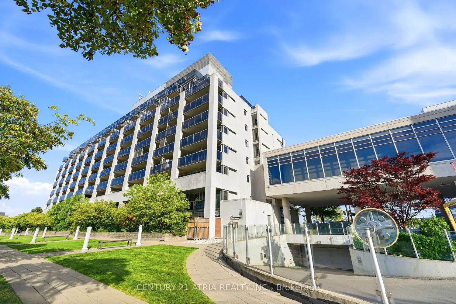 1040 The Queensway Avenue 502