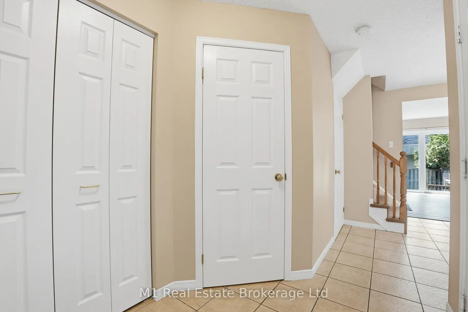 8 Ralston Drive photo 3