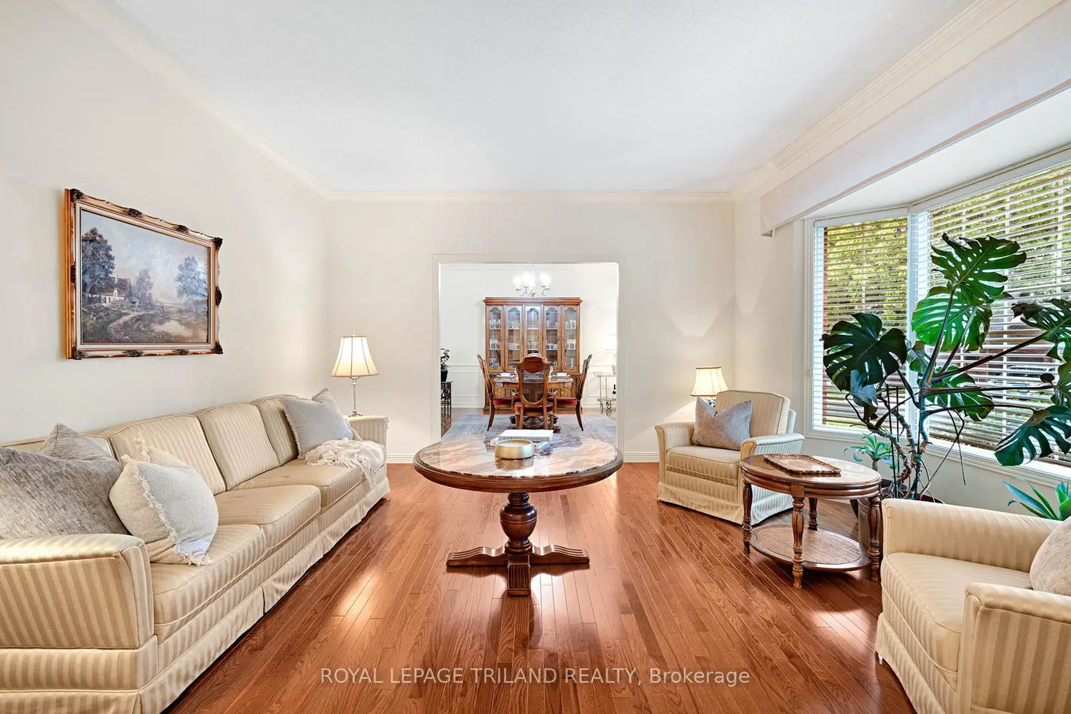 11 Tallwood Circle photo 2