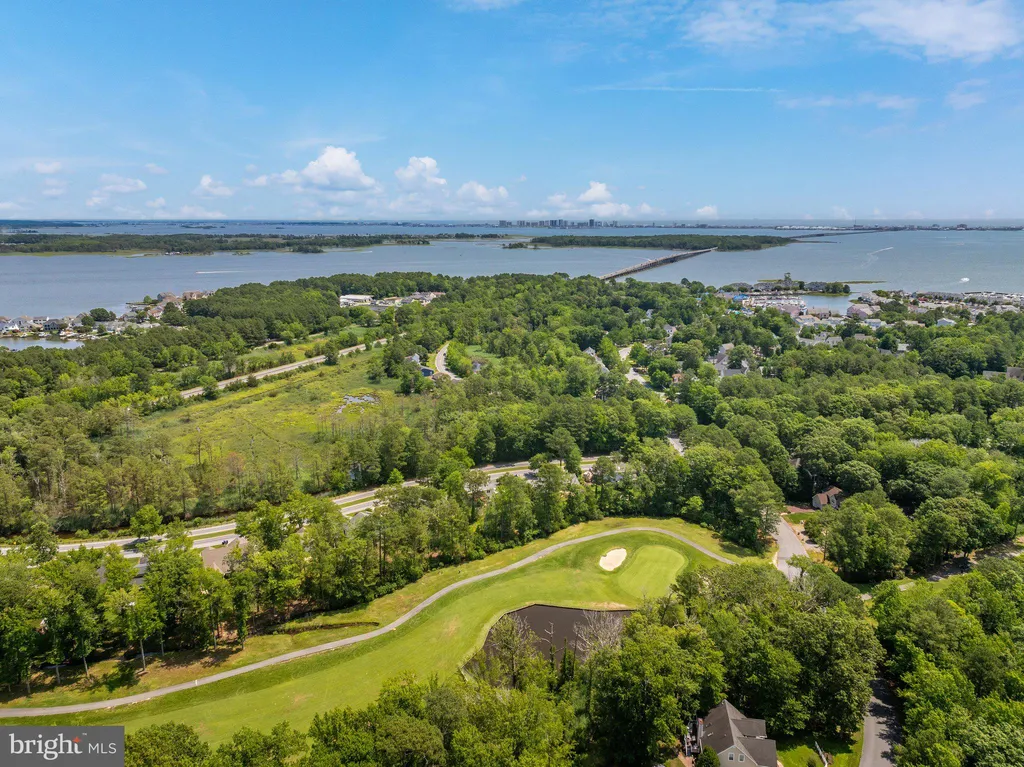 1 Links Lane, Berlin, MD 21811