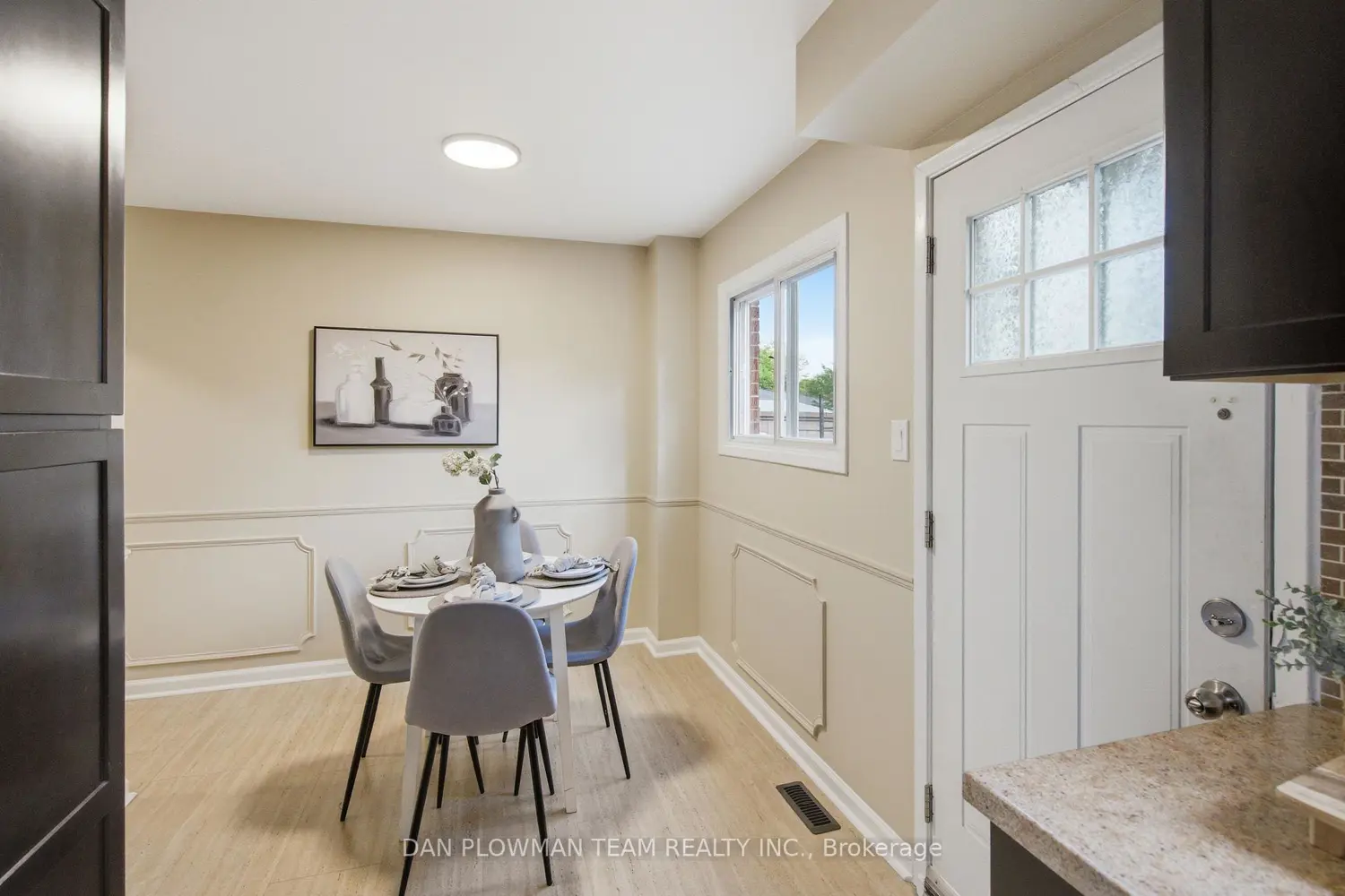 422 Lanark Drive photo 5