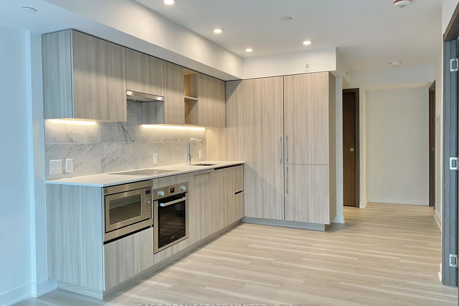 17 Bathurst Street 801