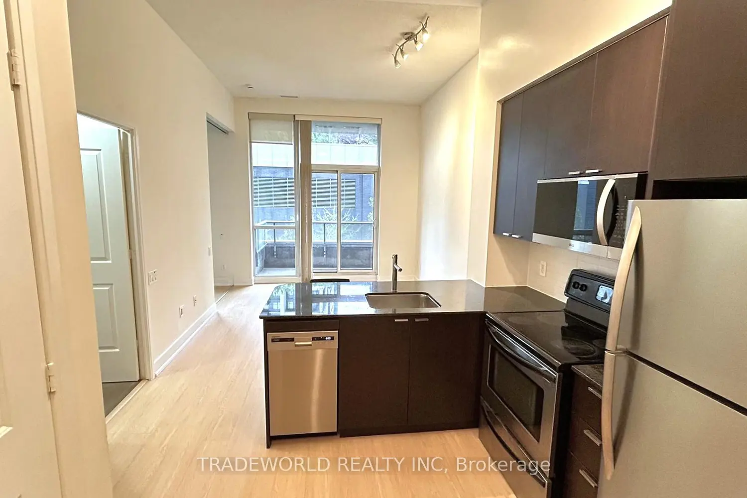 23 Sheppard Avenue 301 photo 2