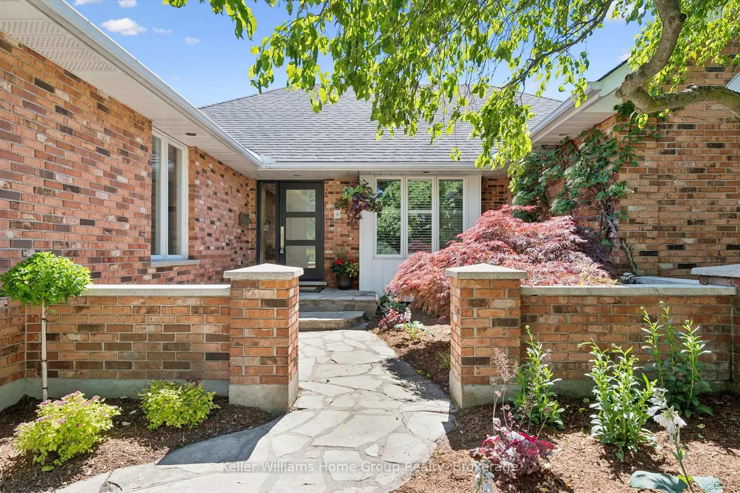 22 Lyle Place photo 3
