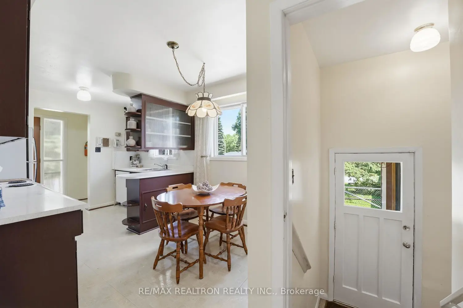 13 Kemano Road photo 3