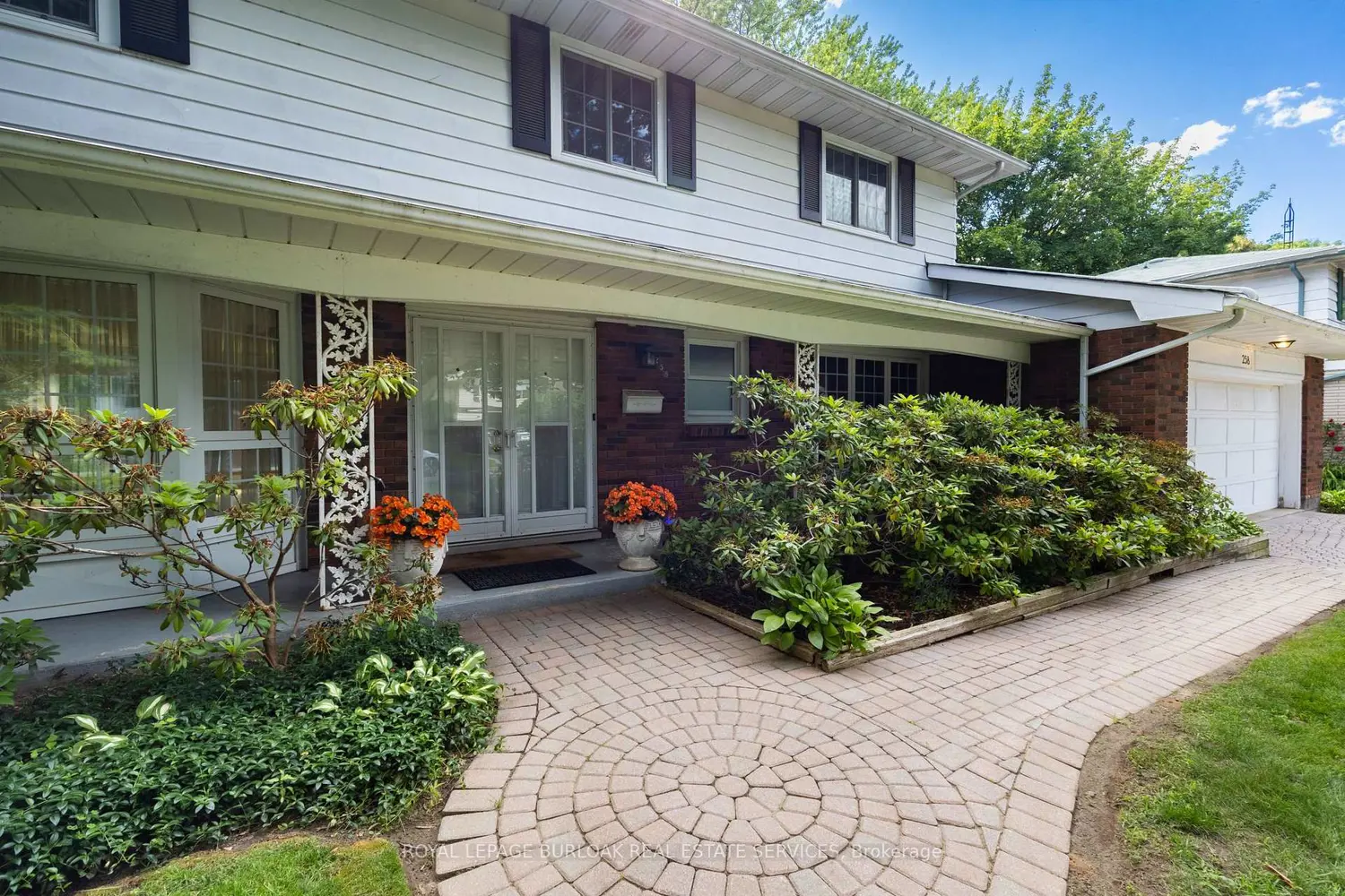 258 Camelot Drive photo 4
