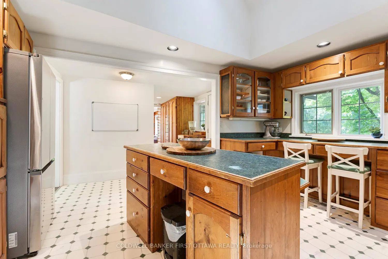 1358 Rideau Ferry Road photo 4