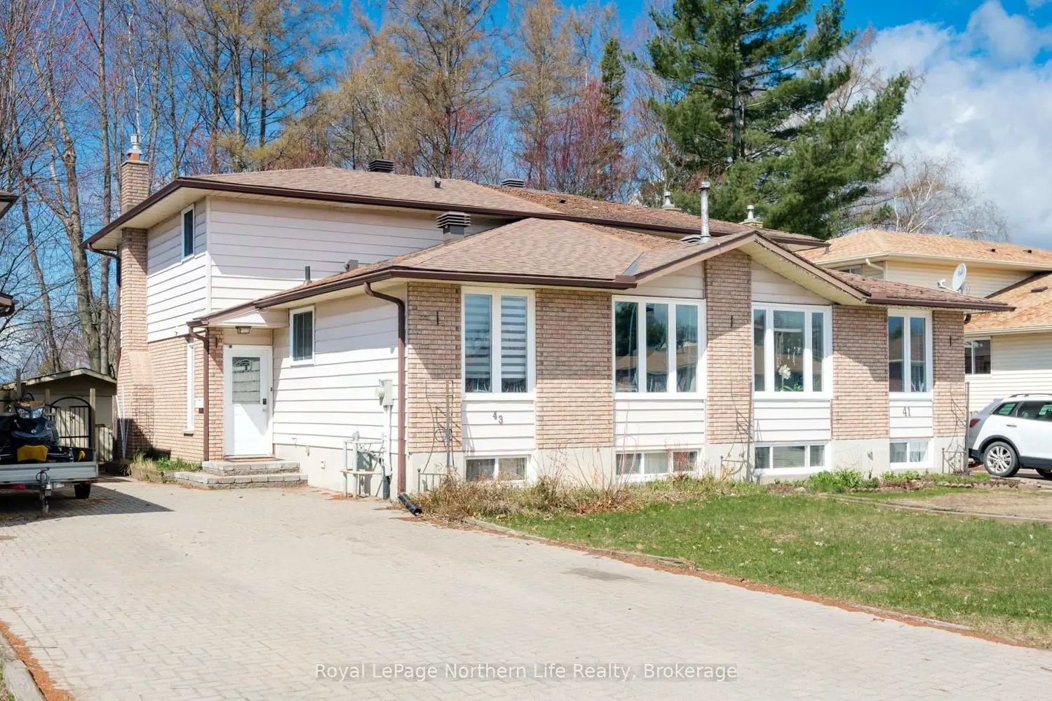 43 Harris Drive photo 2