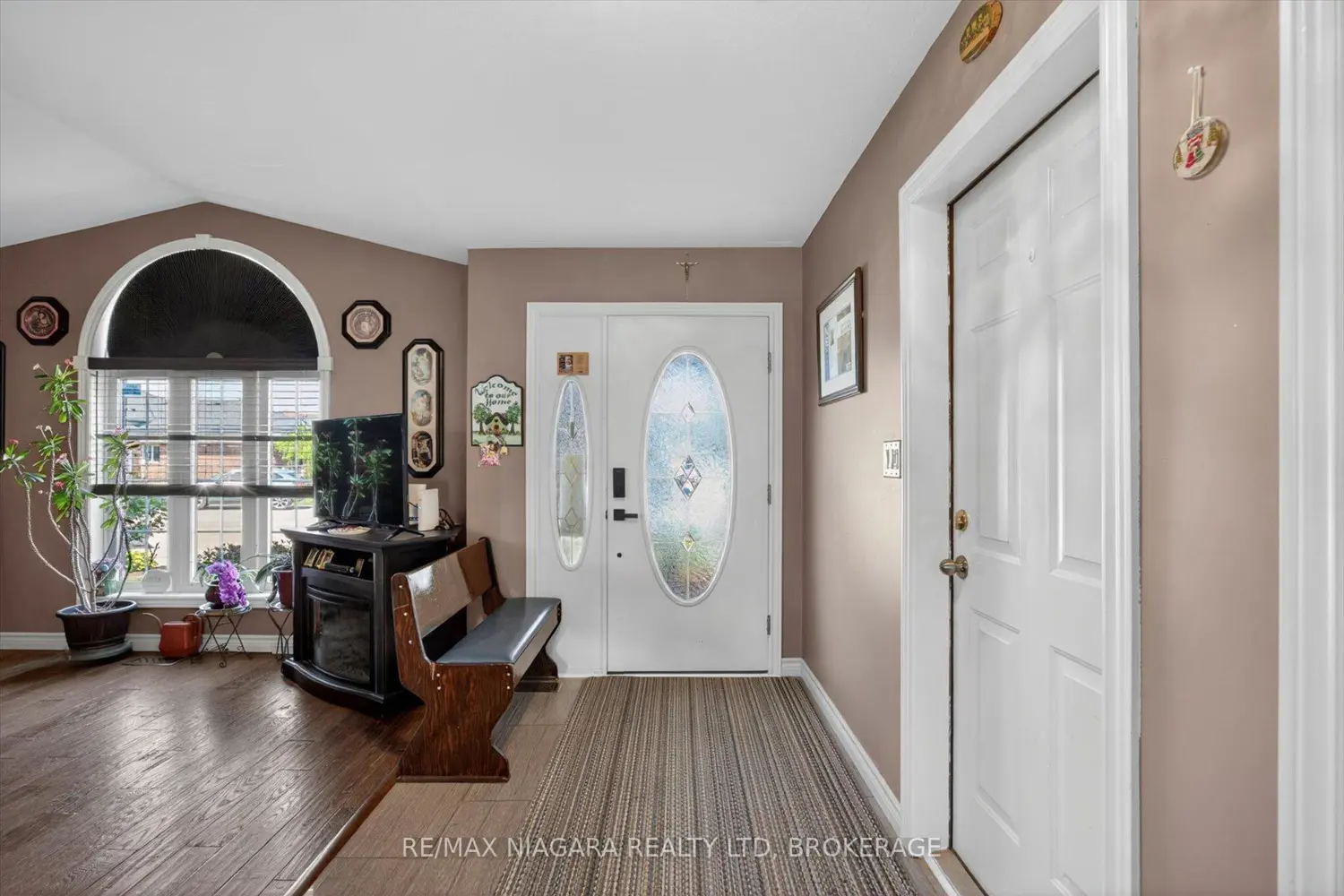 4457 Kathleen Crescent