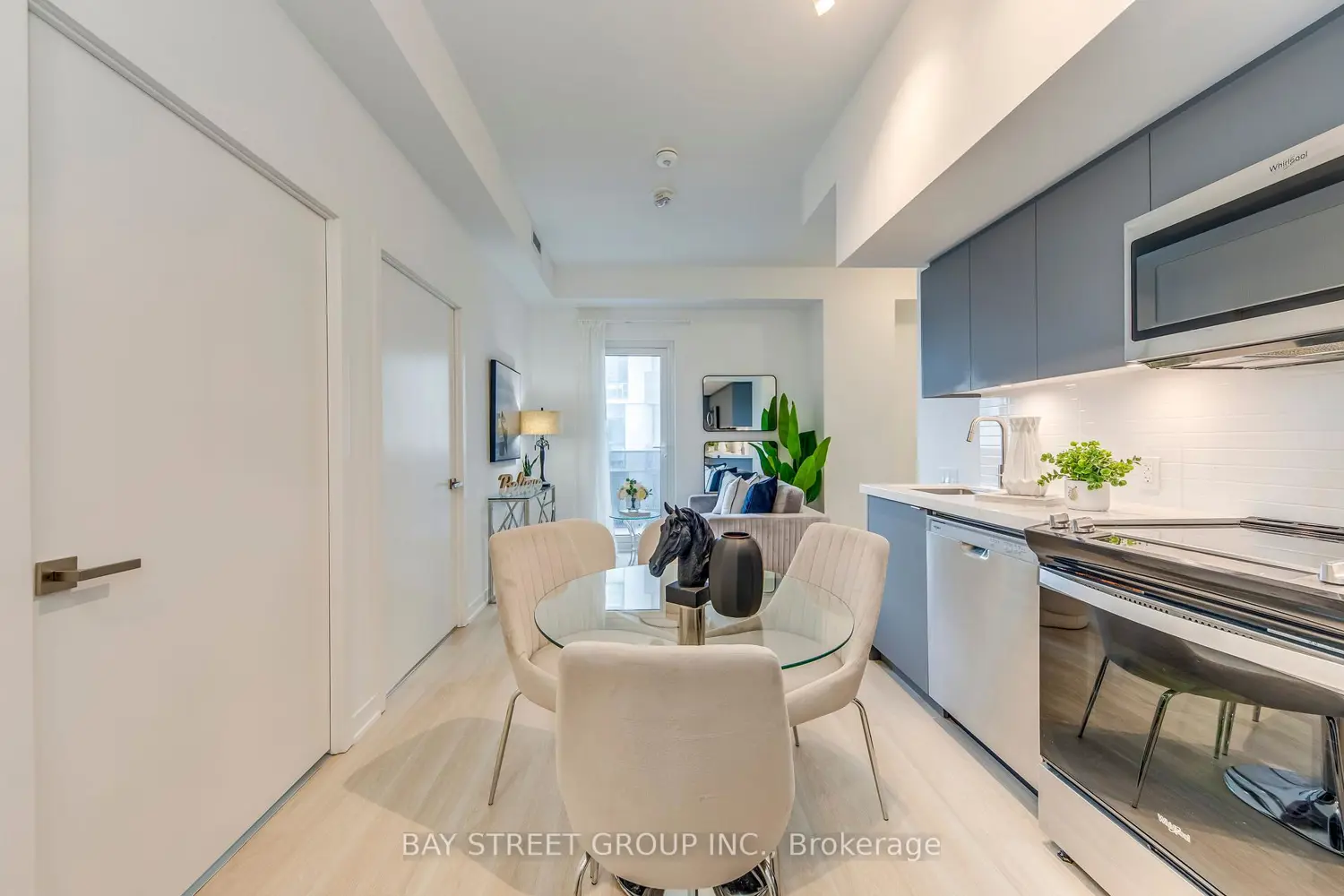 500 Wilson Avenue 533 photo 4