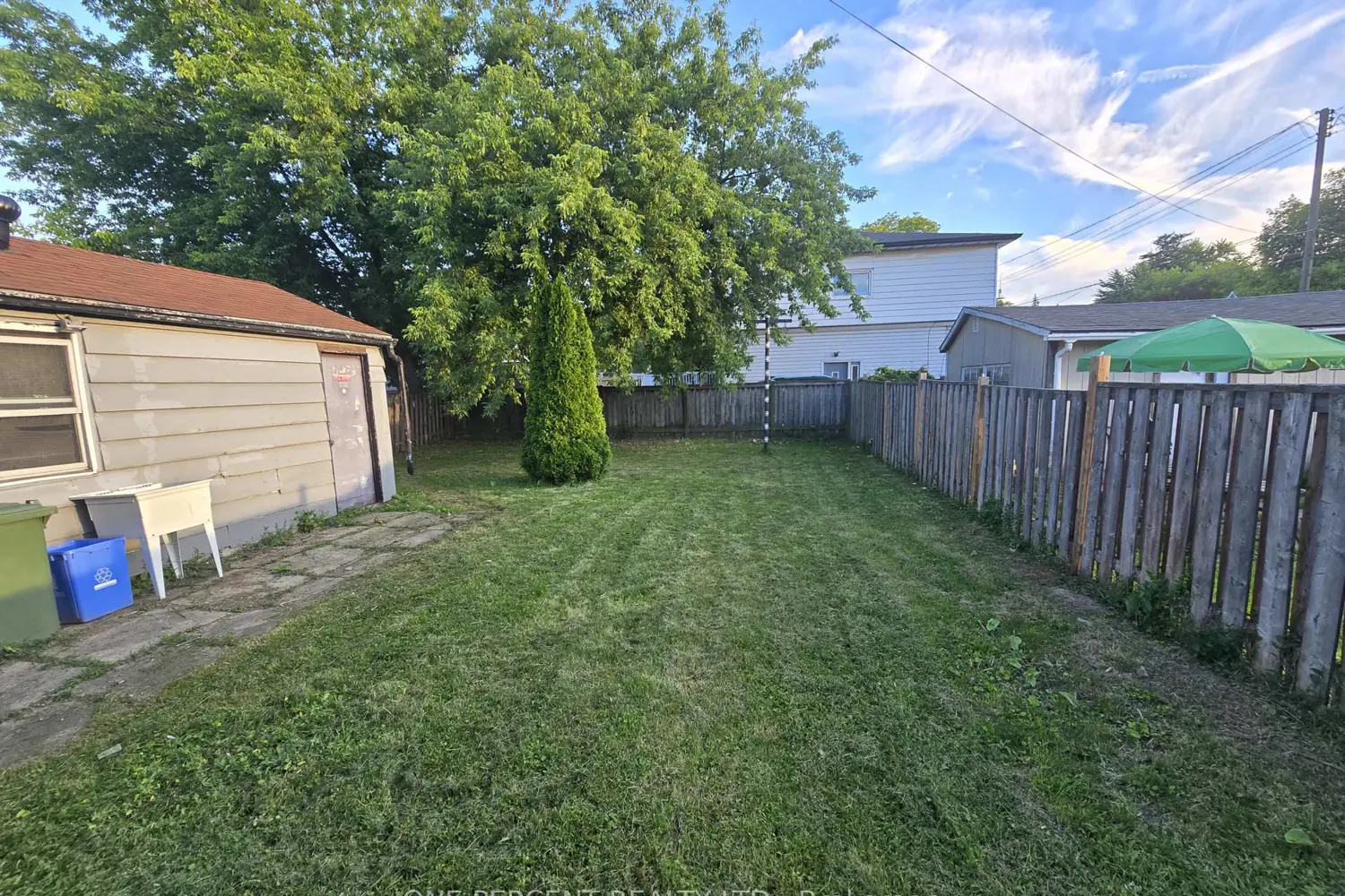 536 Queensdale Avenue photo 4