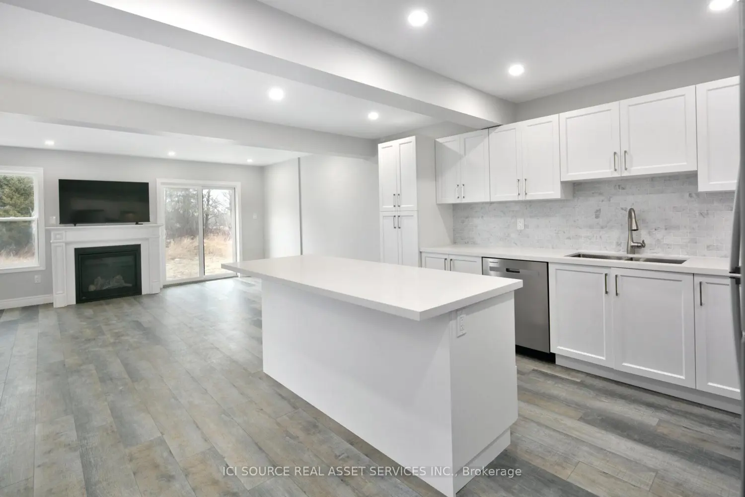 680 Wild Rose Drive photo 2