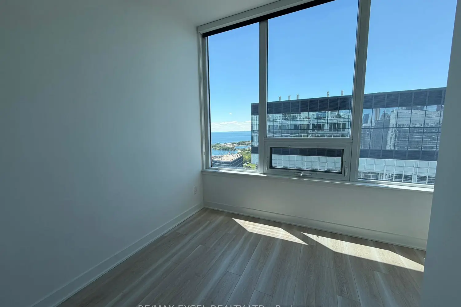 17 Bathurst Street 4606 photo 2