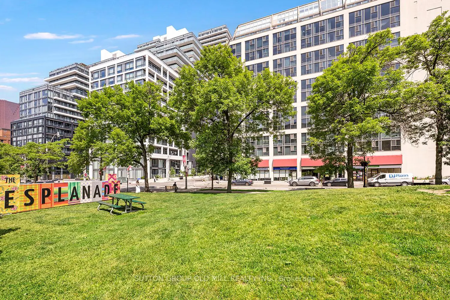 222 The Esplanade 821