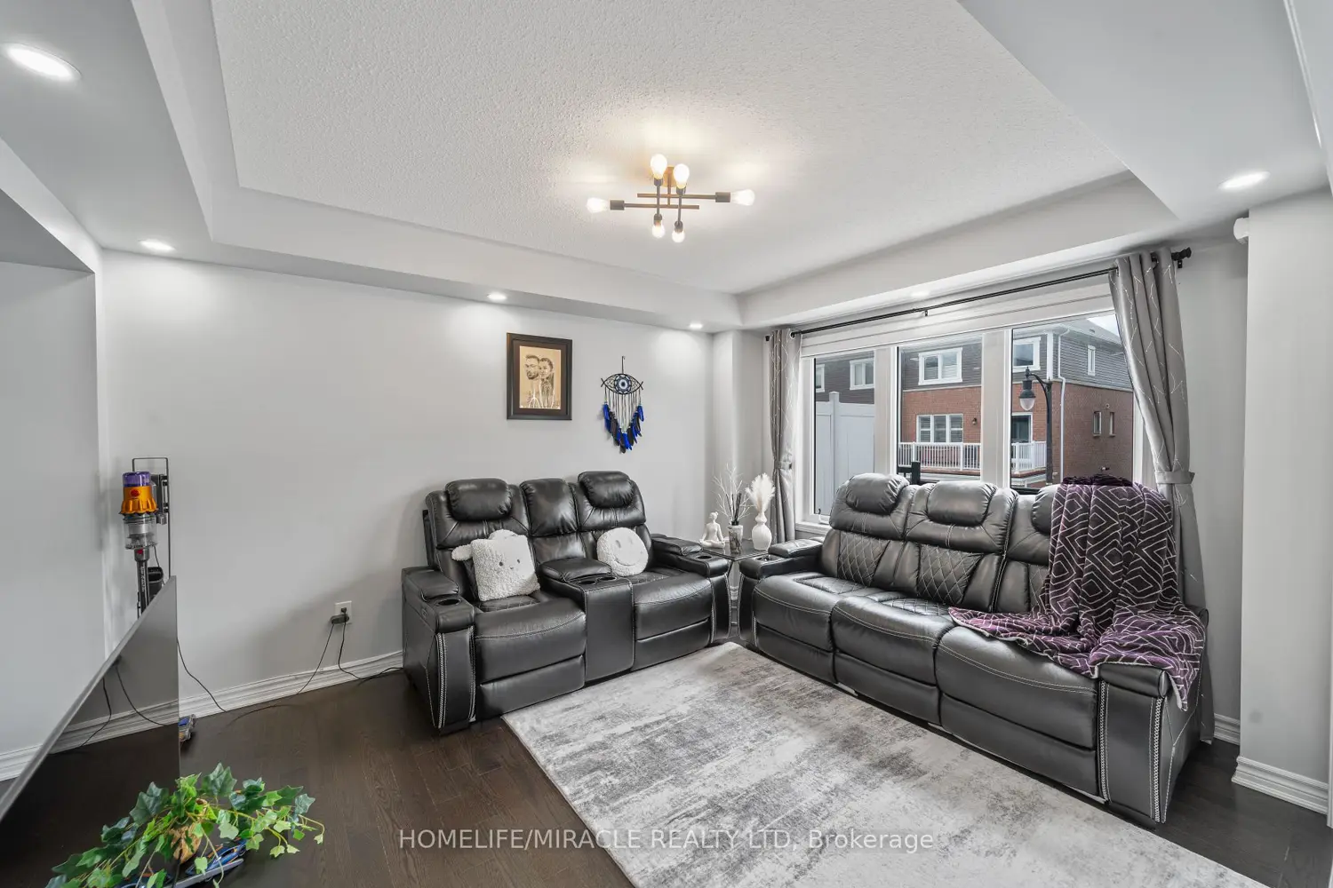 24 Metro Crescent photo 2