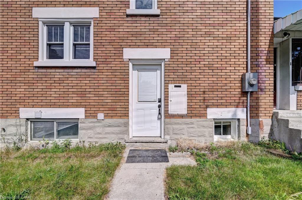 Lower-147 Courtland Avenue E, Kitchener, ON, N2G 2T9