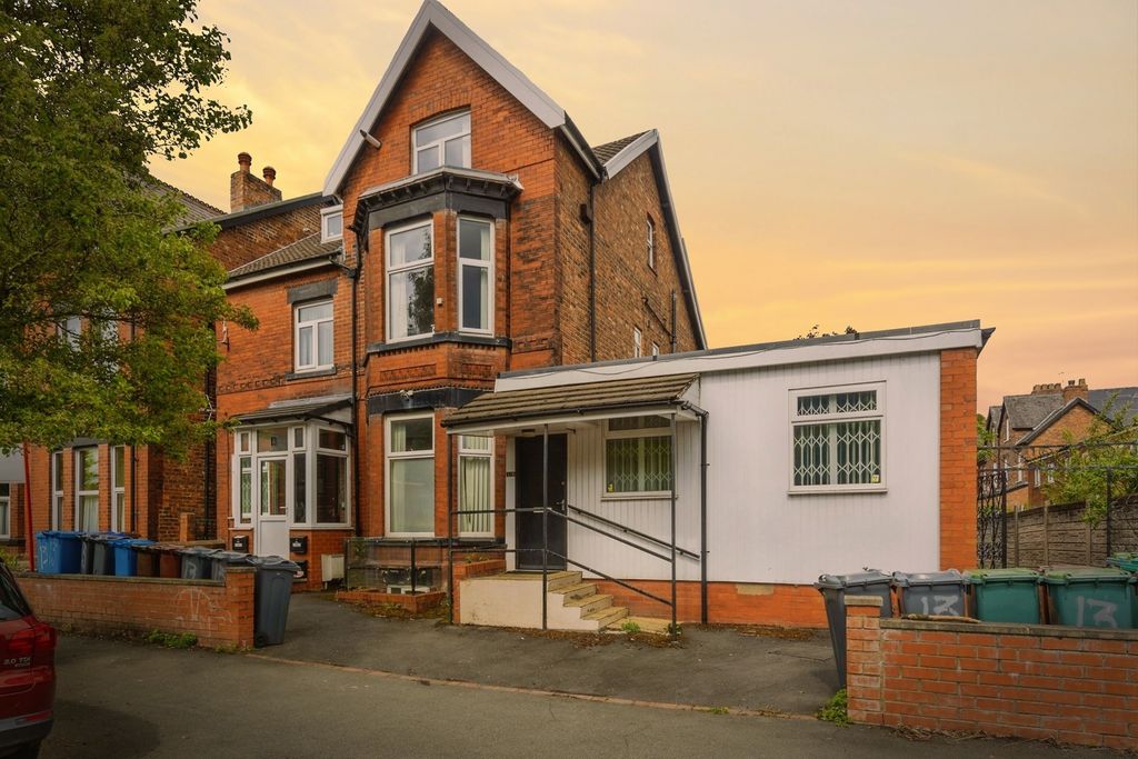 8 bed flat for saleCorkland Road, Chorlton, Manchester M21