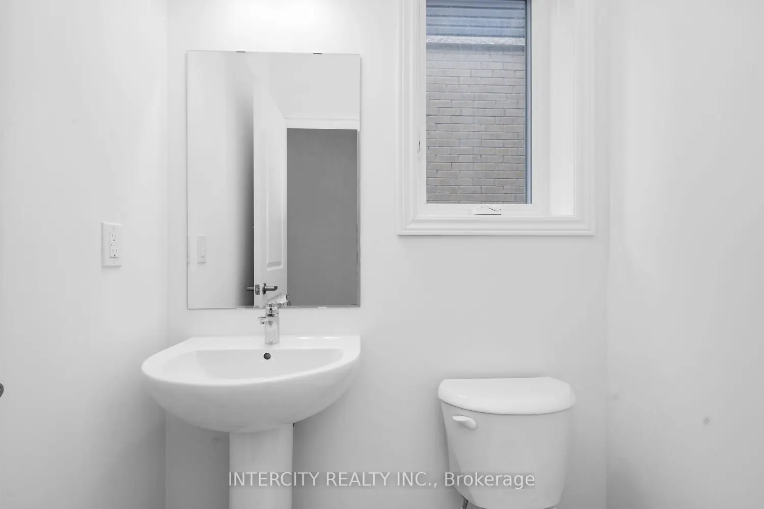75 Mcgill Avenue photo 4