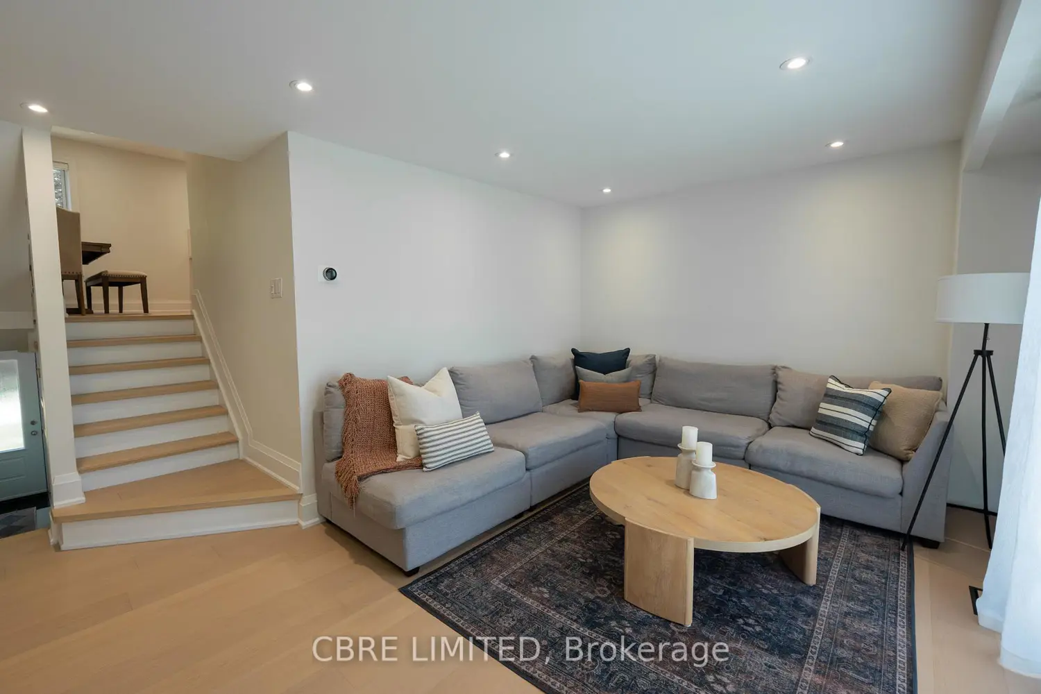 30 Heslop Road 36 photo 3
