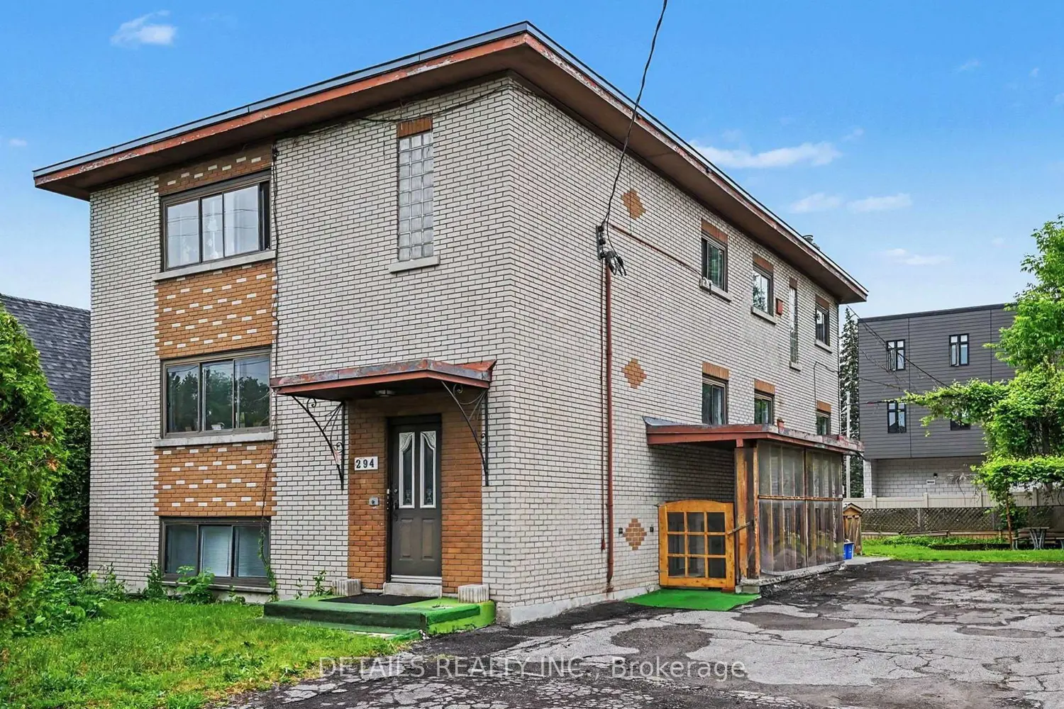 294 Donald Street photo 3