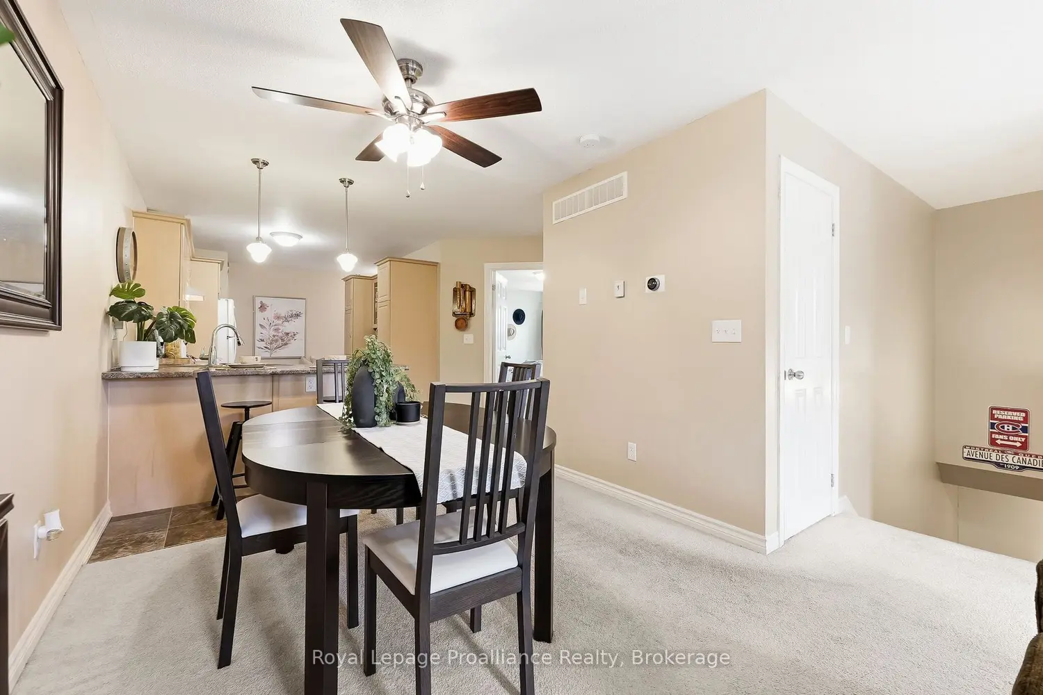 23 Empire Boulevard photo 4