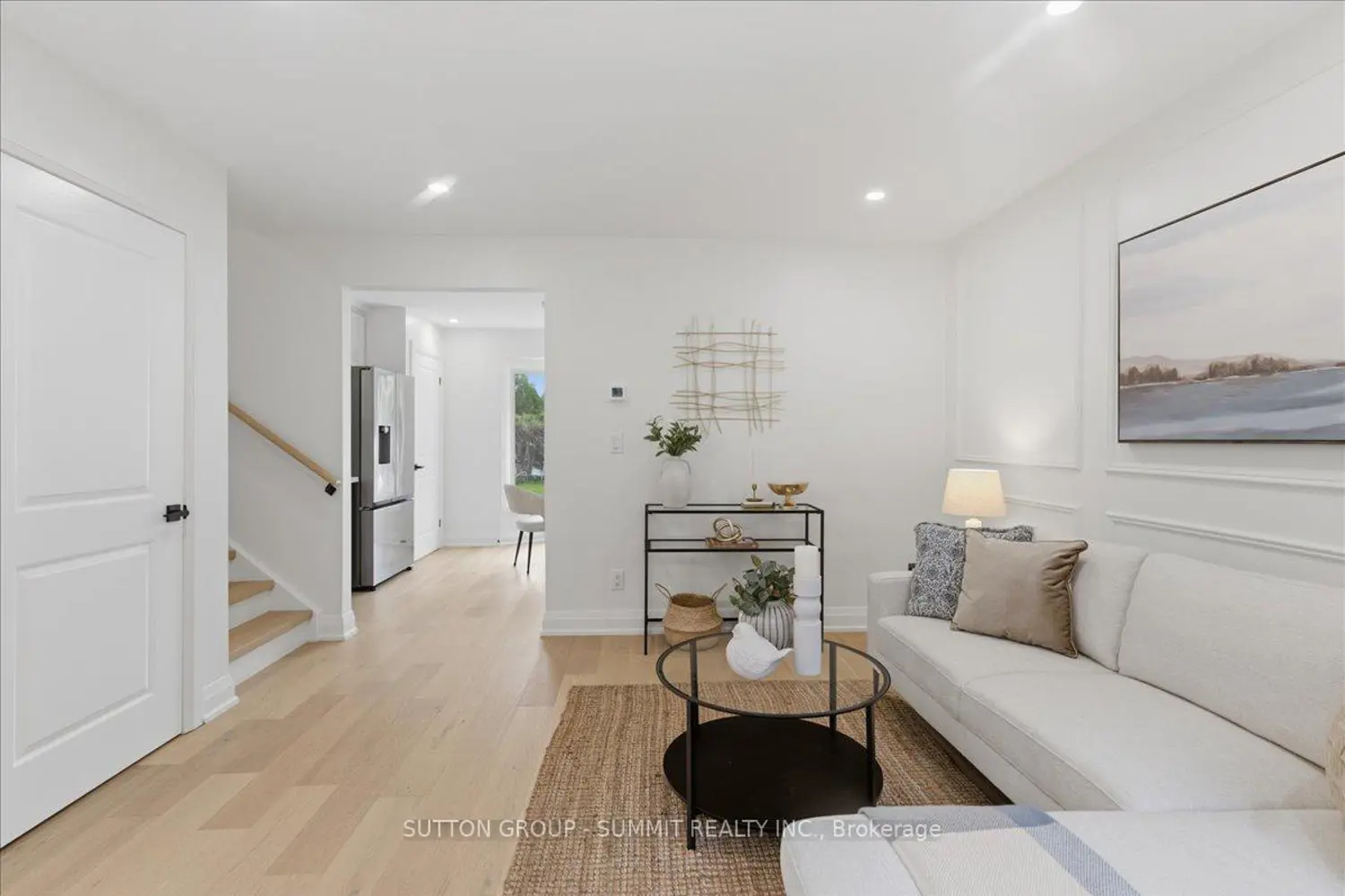 60 Nethercott Drive photo 3