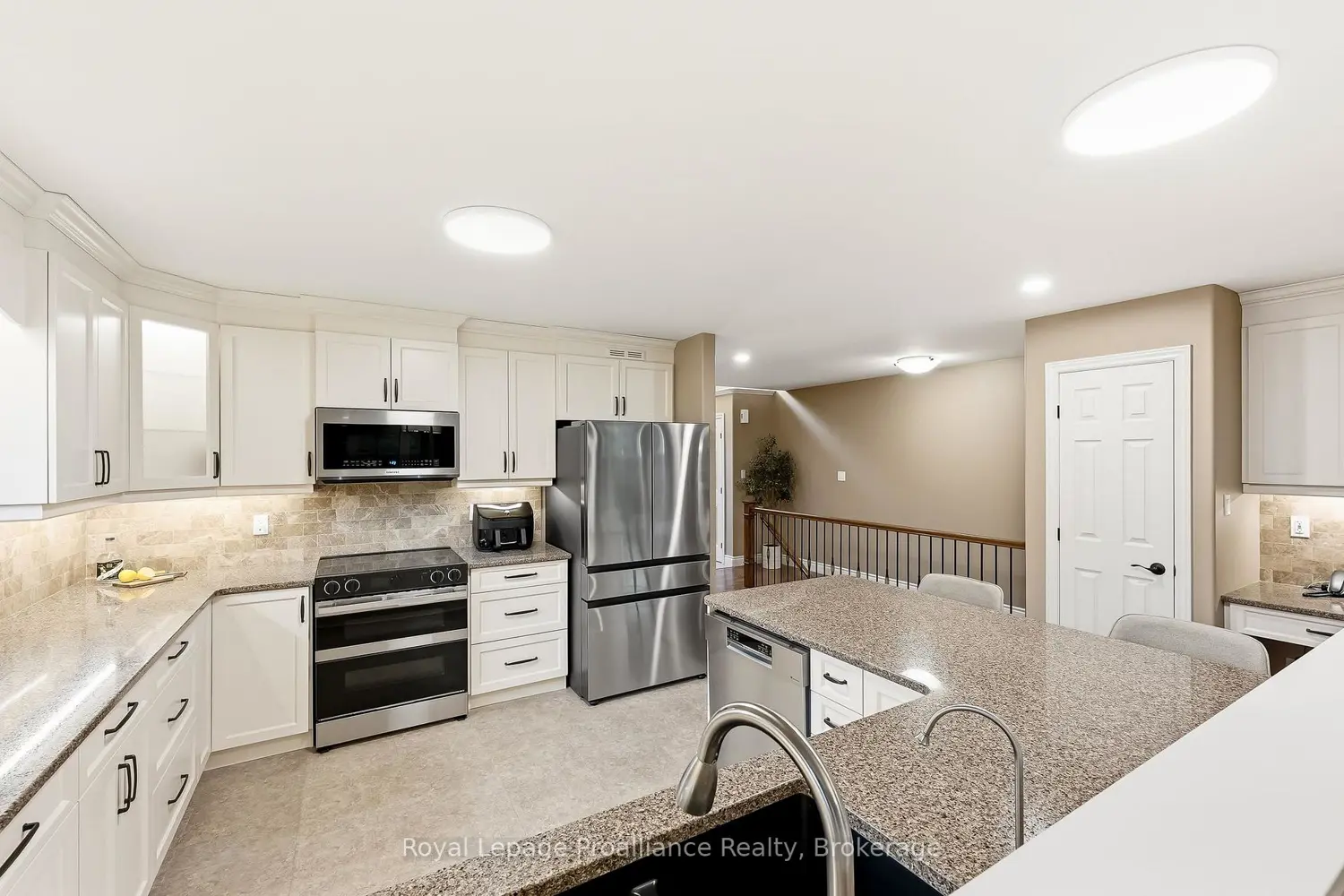13 Algonquin Avenue photo 5