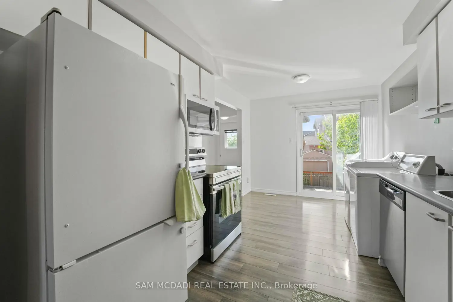 87 Rundle Crescent photo 5