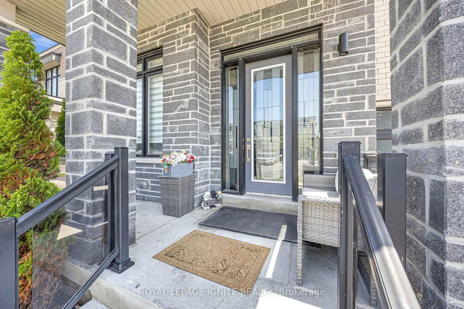 11 Larkin Lane photo 3