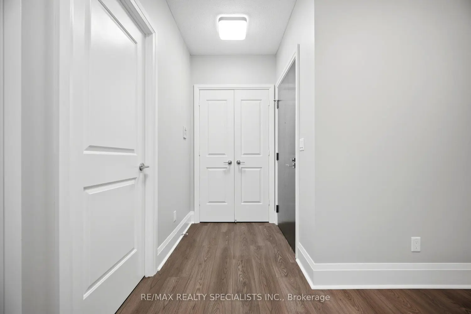 100 Harrison Garden Boulevard 714 photo 5