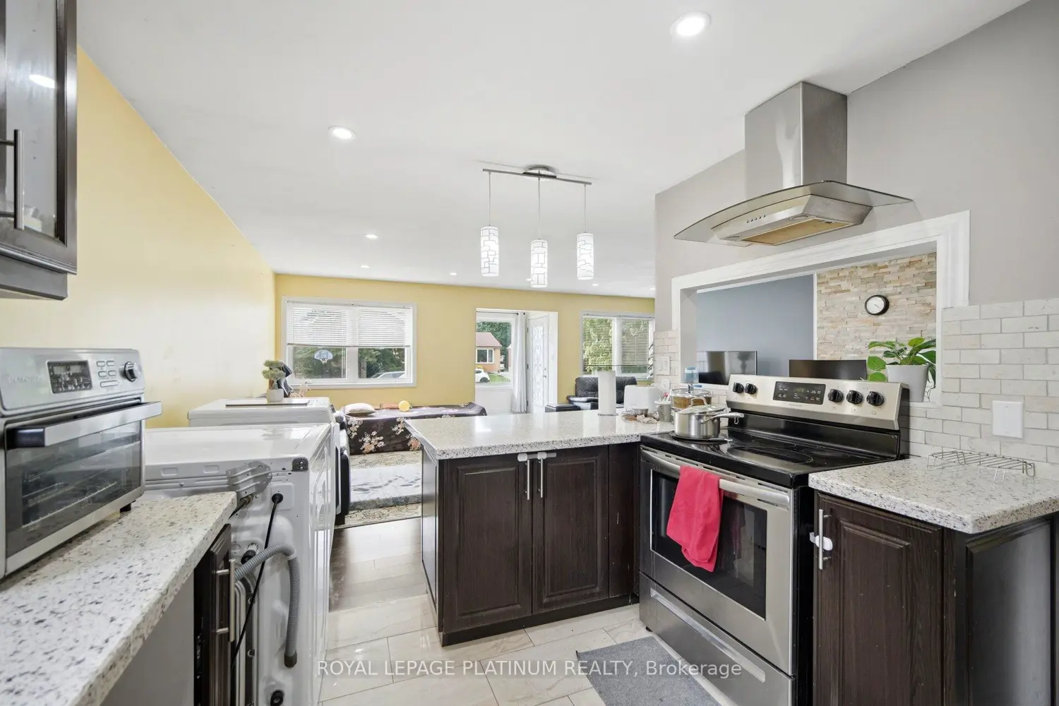 19 Golding Avenue photo 4