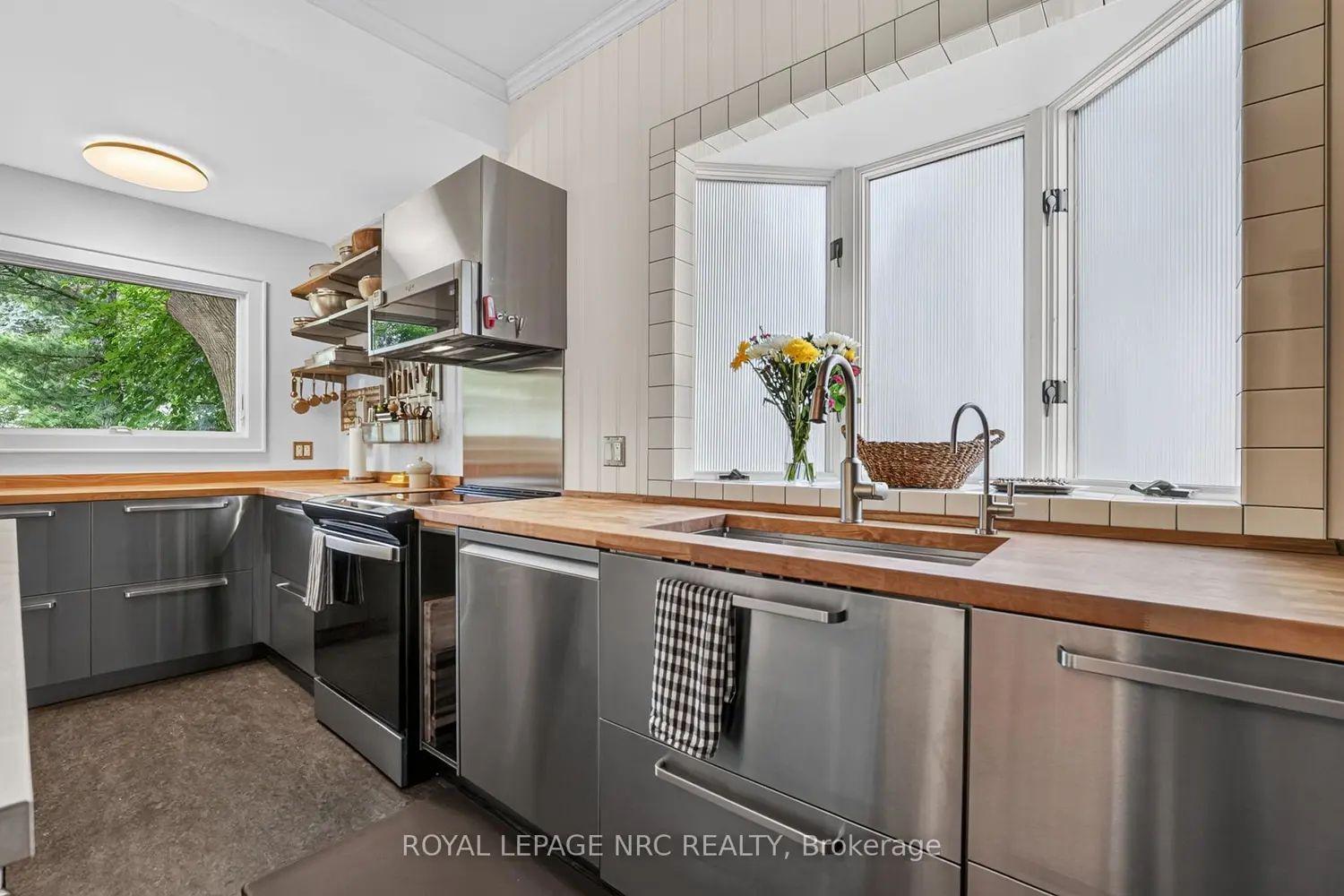 9 Thairs Avenue photo 4