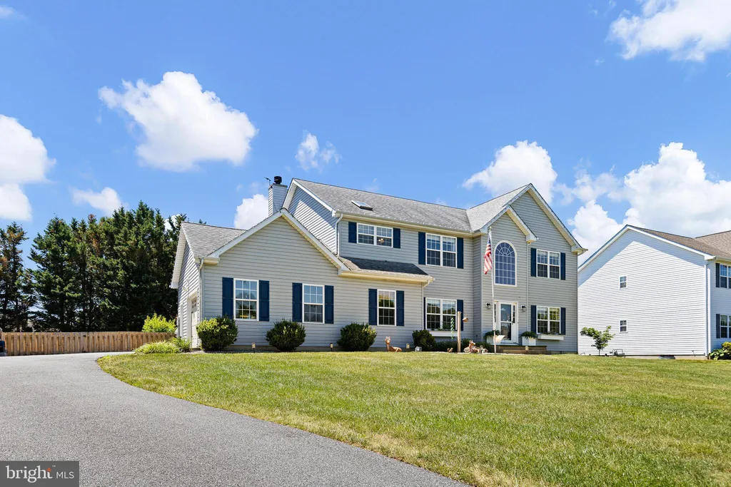 310 E Thomas Court, Middletown, DE 19709 photo 2