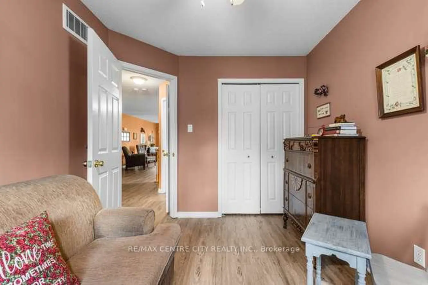 463 Exmouth Circle photo 4
