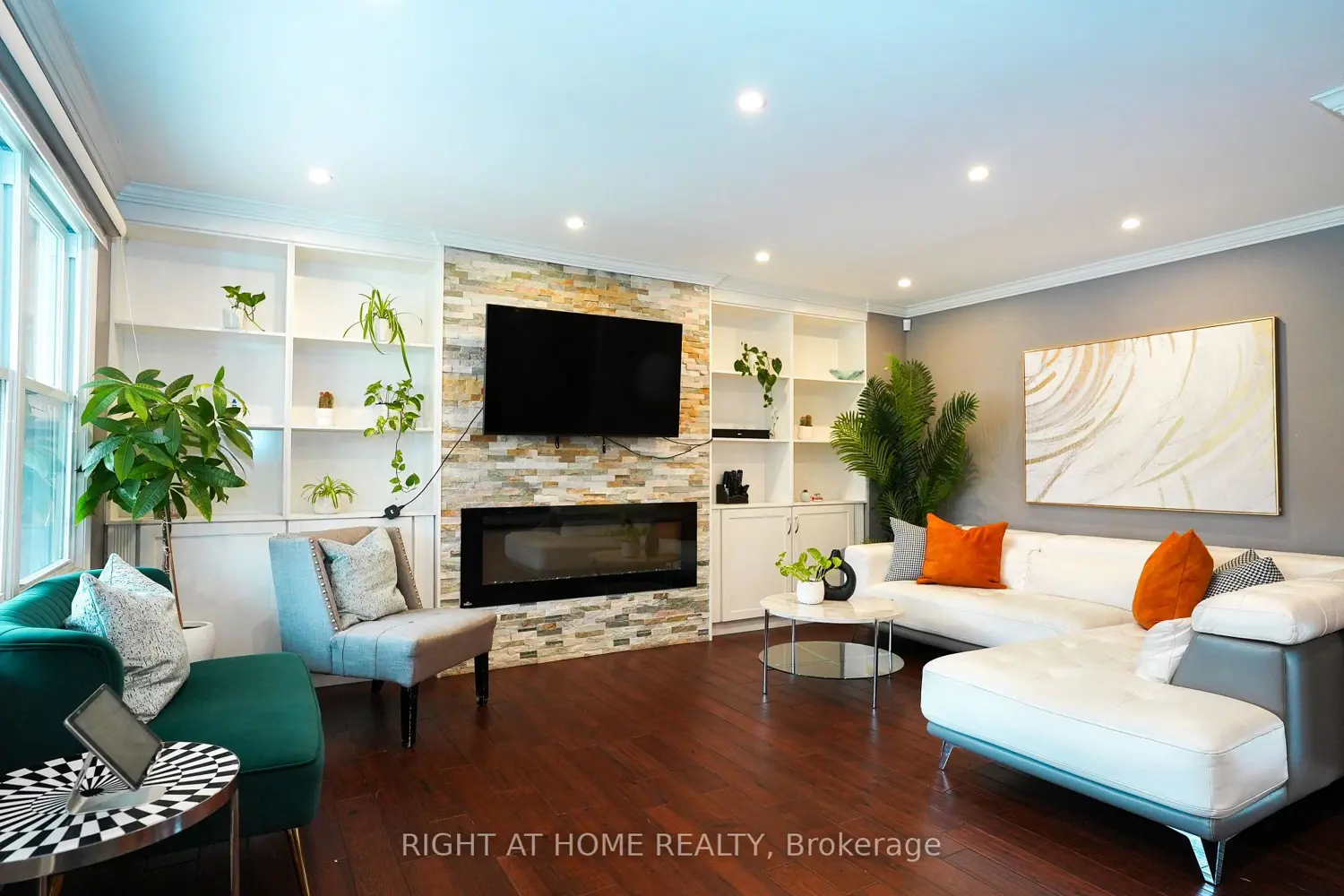 1266 Lakeview Drive photo 3