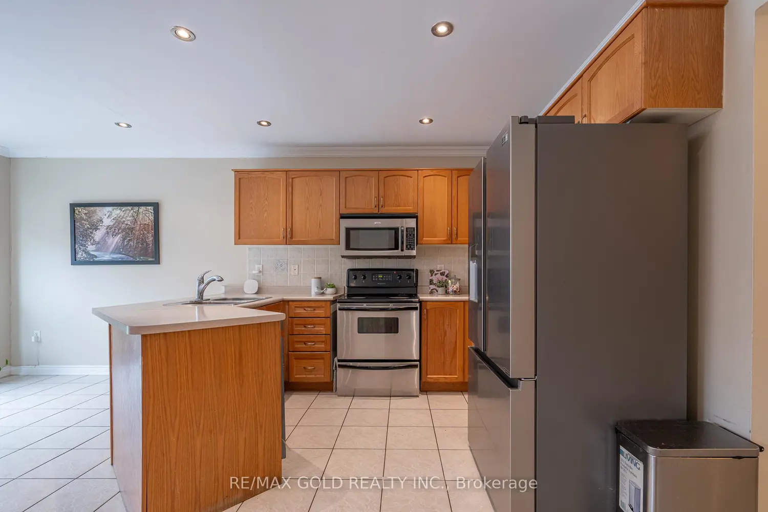 409 Fernforest Drive photo 2