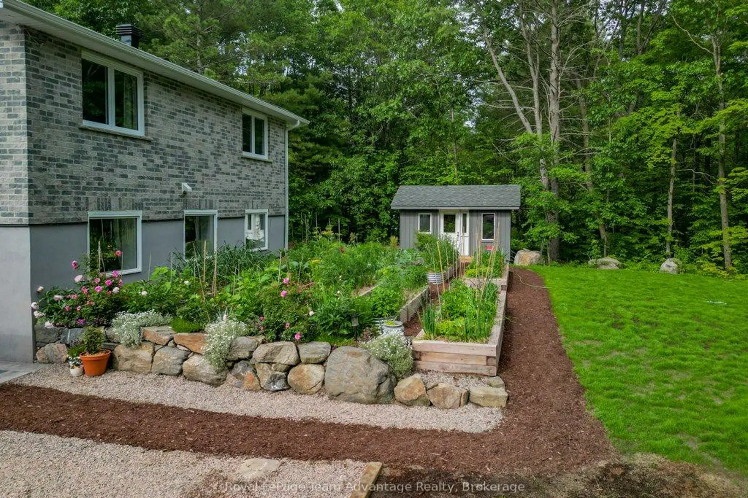 17 Hunter Drive photo 2