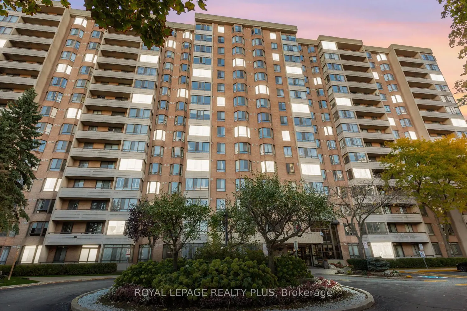 5 Lisa Street 803 photo 2