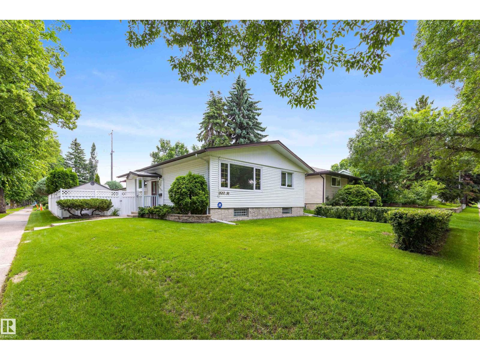 11217 38 Street NW, Edmonton, AB, T5W2G3