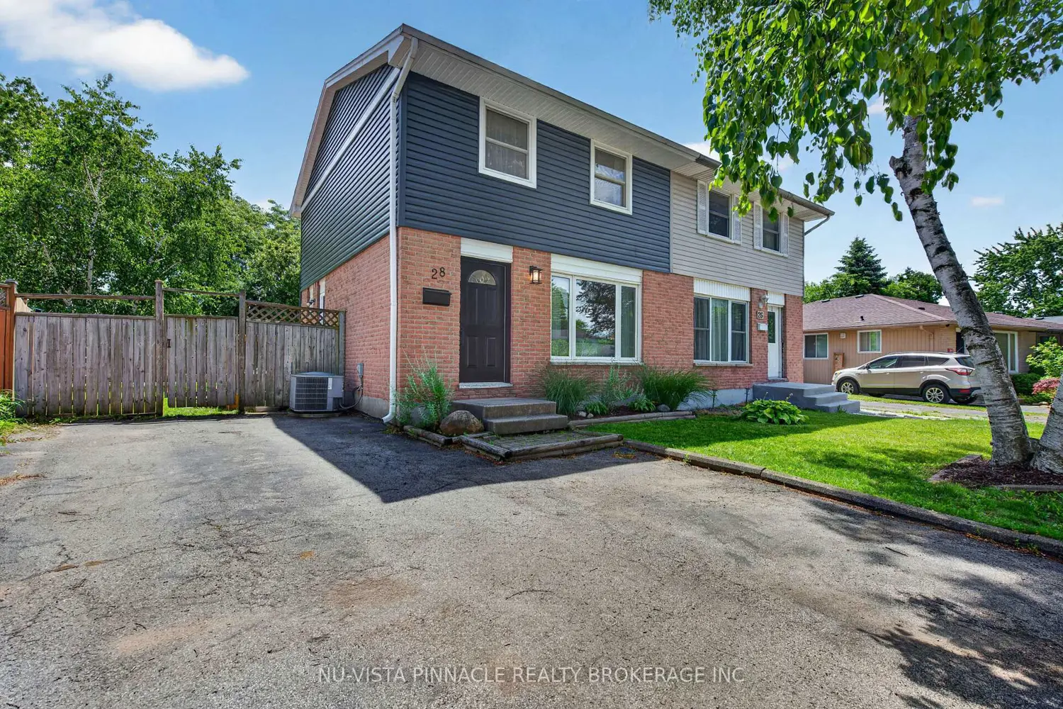 28 Edgemere Crescent photo 2