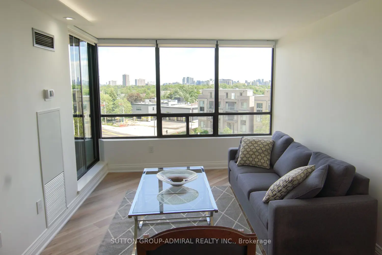 7420 Bathurst Street #606