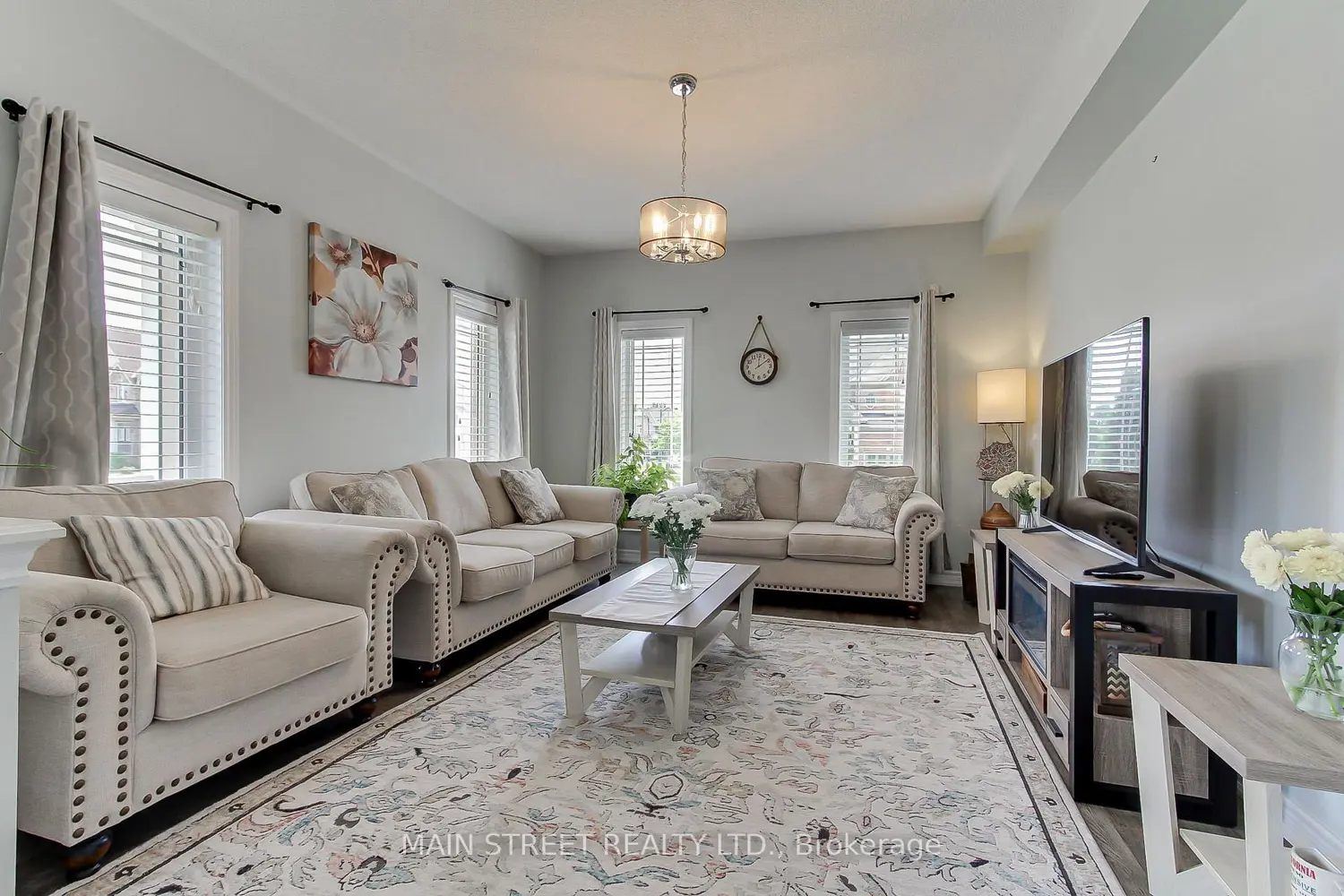 34 Grey Wing Avenue photo 3