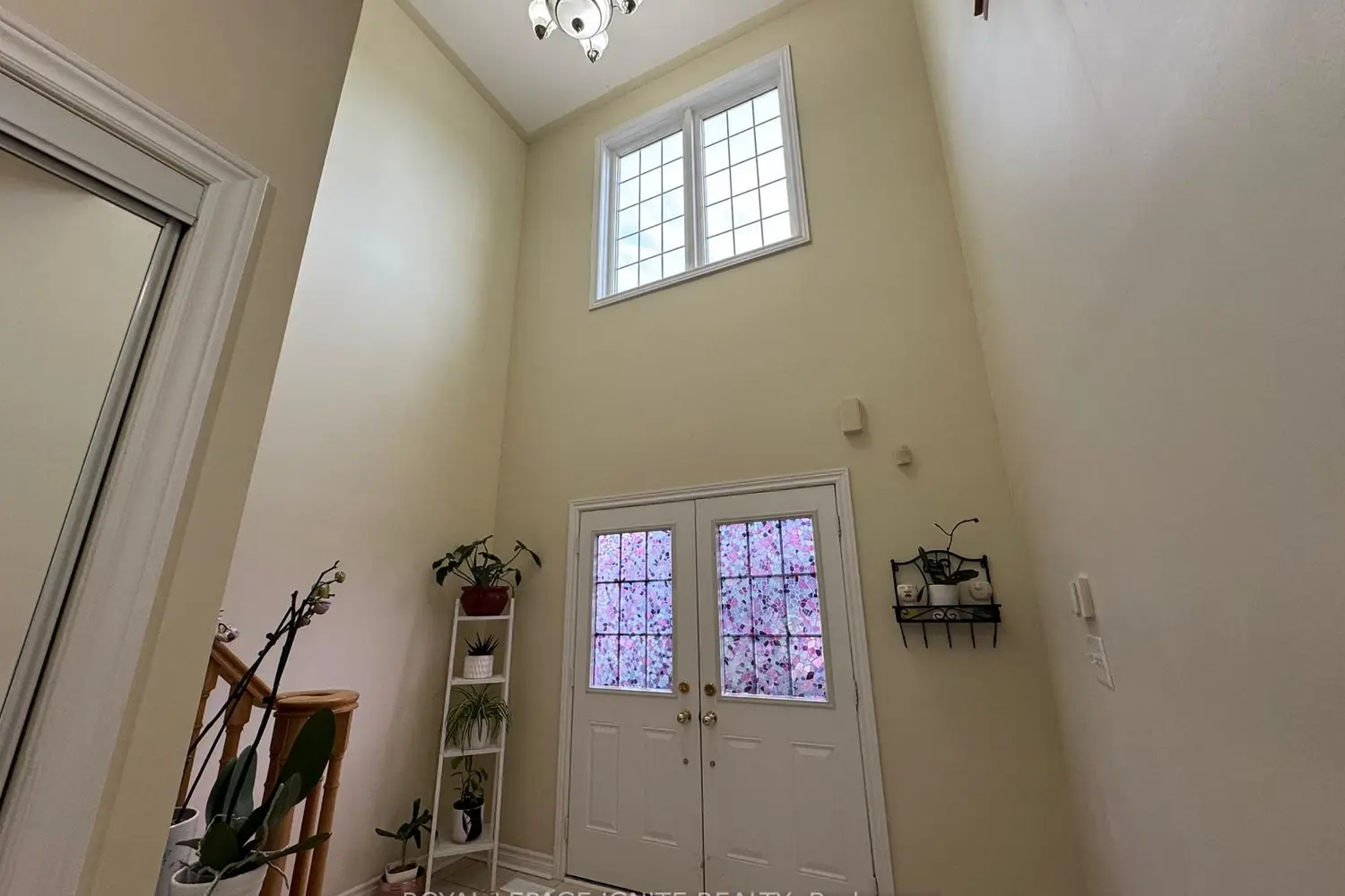 90 Sir Jacobs Crescent photo 2