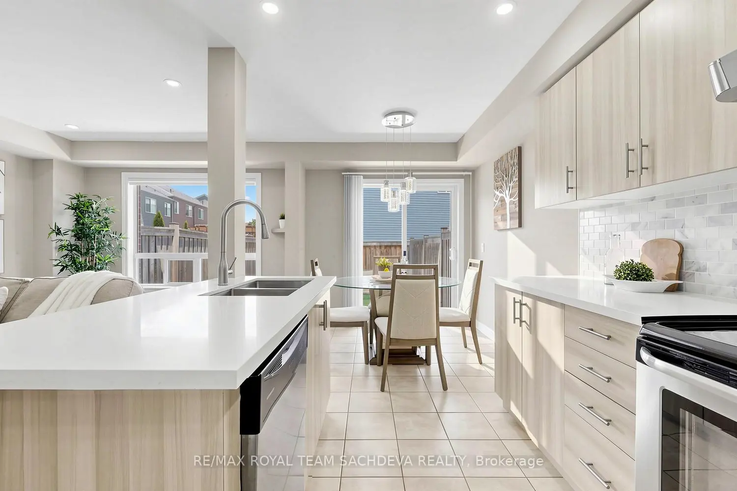 70 Artania Street photo 4