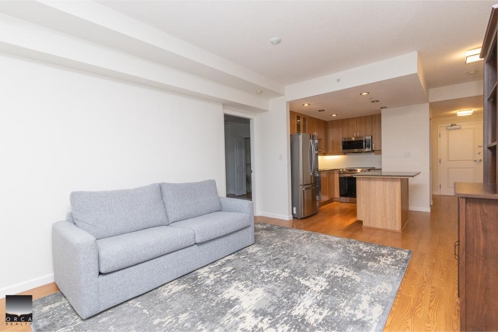 707-9232 University Crescent, Burnaby, BC, V5A 0C8 photo 3