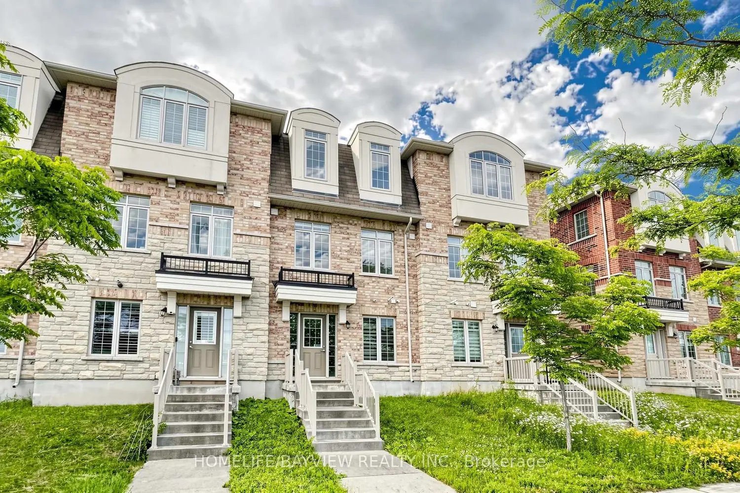 10981 Woodbine Avenue photo 2