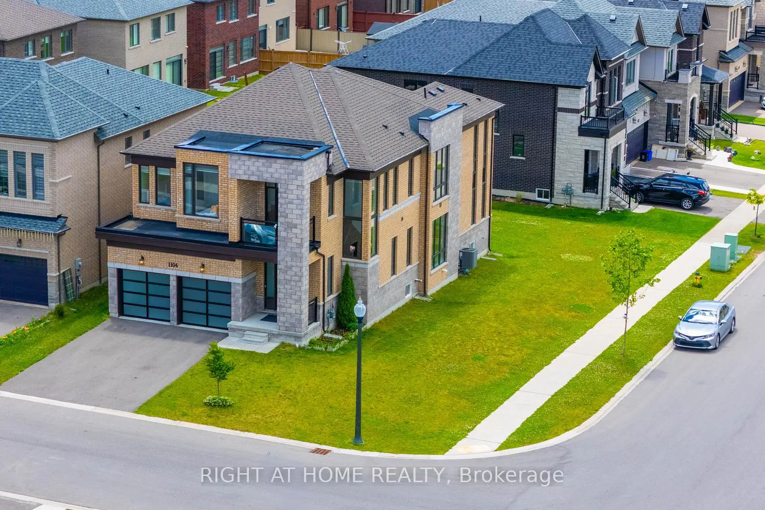 1104 Edinburgh Drive photo 5