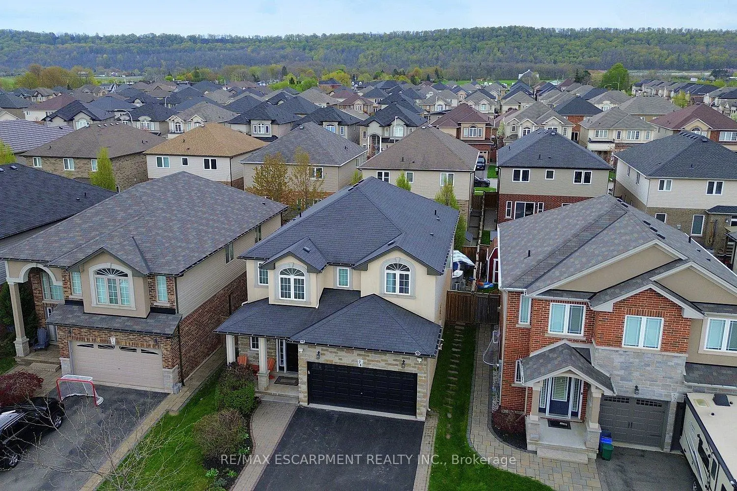 74 Lampman Drive photo 2