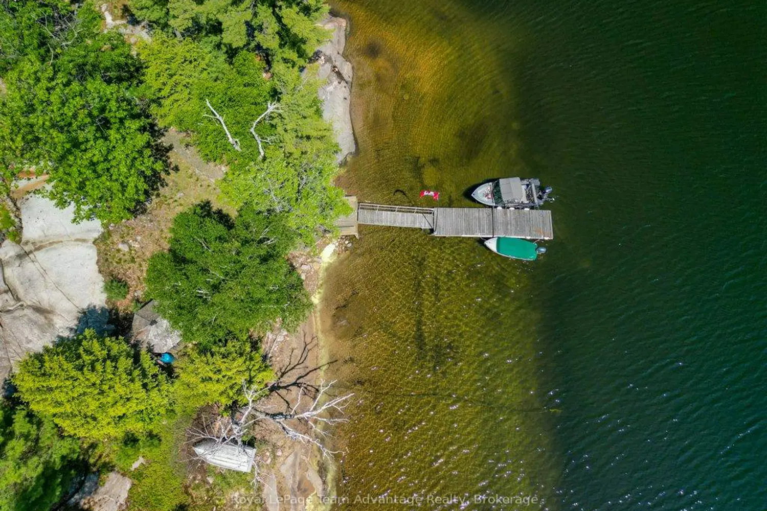 3 Island 19C photo 3