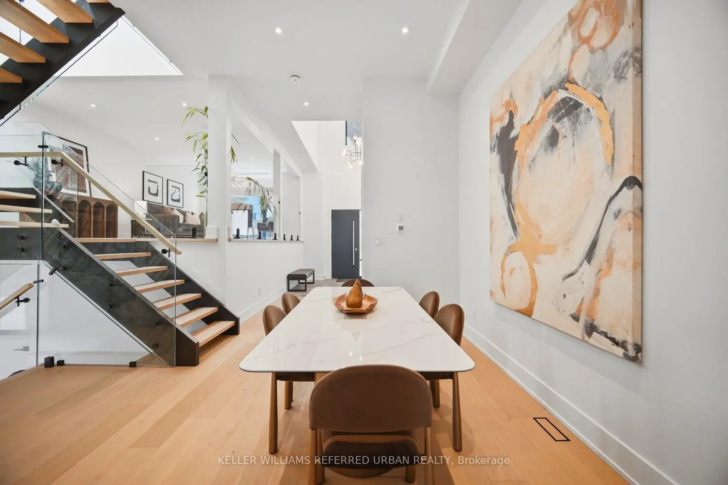 56 Elma Street photo 2